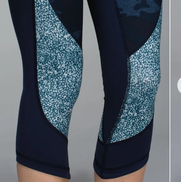 Lululemon Wunder Under Blue Crop Camo Pebble Print Leggings Size 2 - Picture 5 of 13